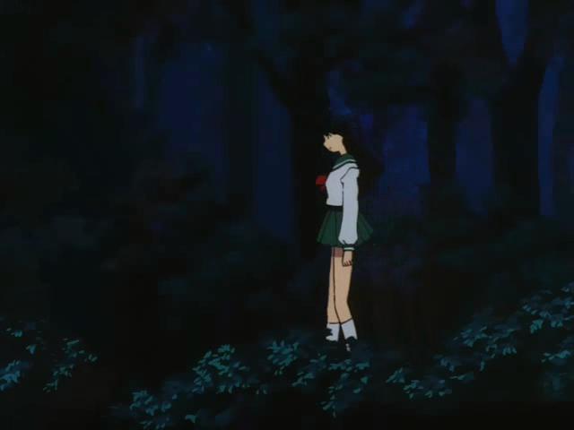 Otaku Gallery  / Anime e Manga / Inu-Yasha / Screen Shots / Episodi / 023 - La voce di Kagome e il bacio di Kikyo / 130.jpg